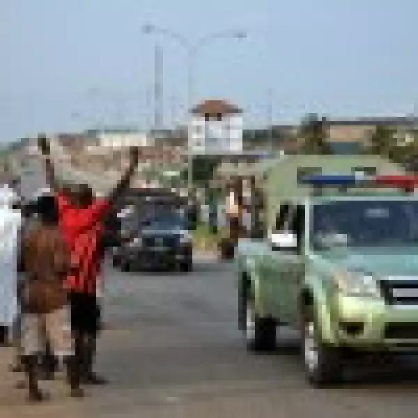 Aregbesola’s supporters jubilate in Ilesha, Osogbo over results